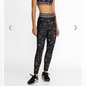 NWT JOHNNY WAS - BEE ACTIVE LEGGING WITH POCKETS - BIJOU BLACK - SMALL